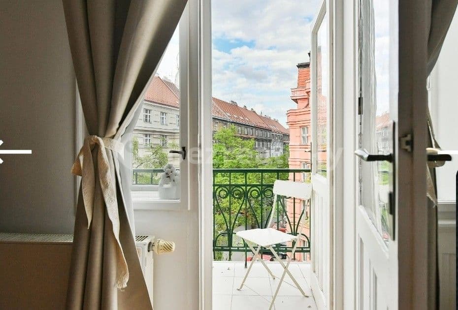 Prenájom bytu 3-izbový 85 m², Slavíkova, Praha, Praha