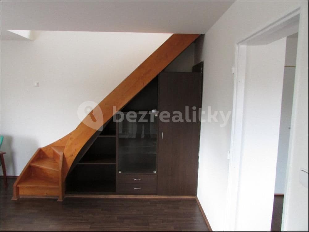Prenájom bytu 3-izbový 70 m², Chocerady, Středočeský kraj