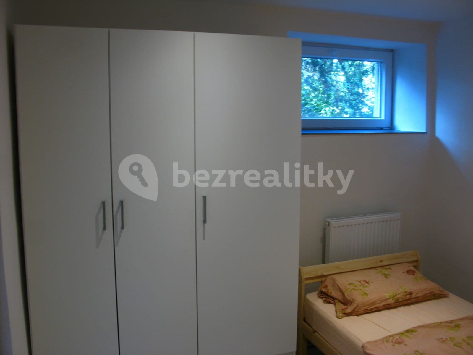 Prenájom bytu 2-izbový 32 m², Na Truhlářce, Praha, Praha