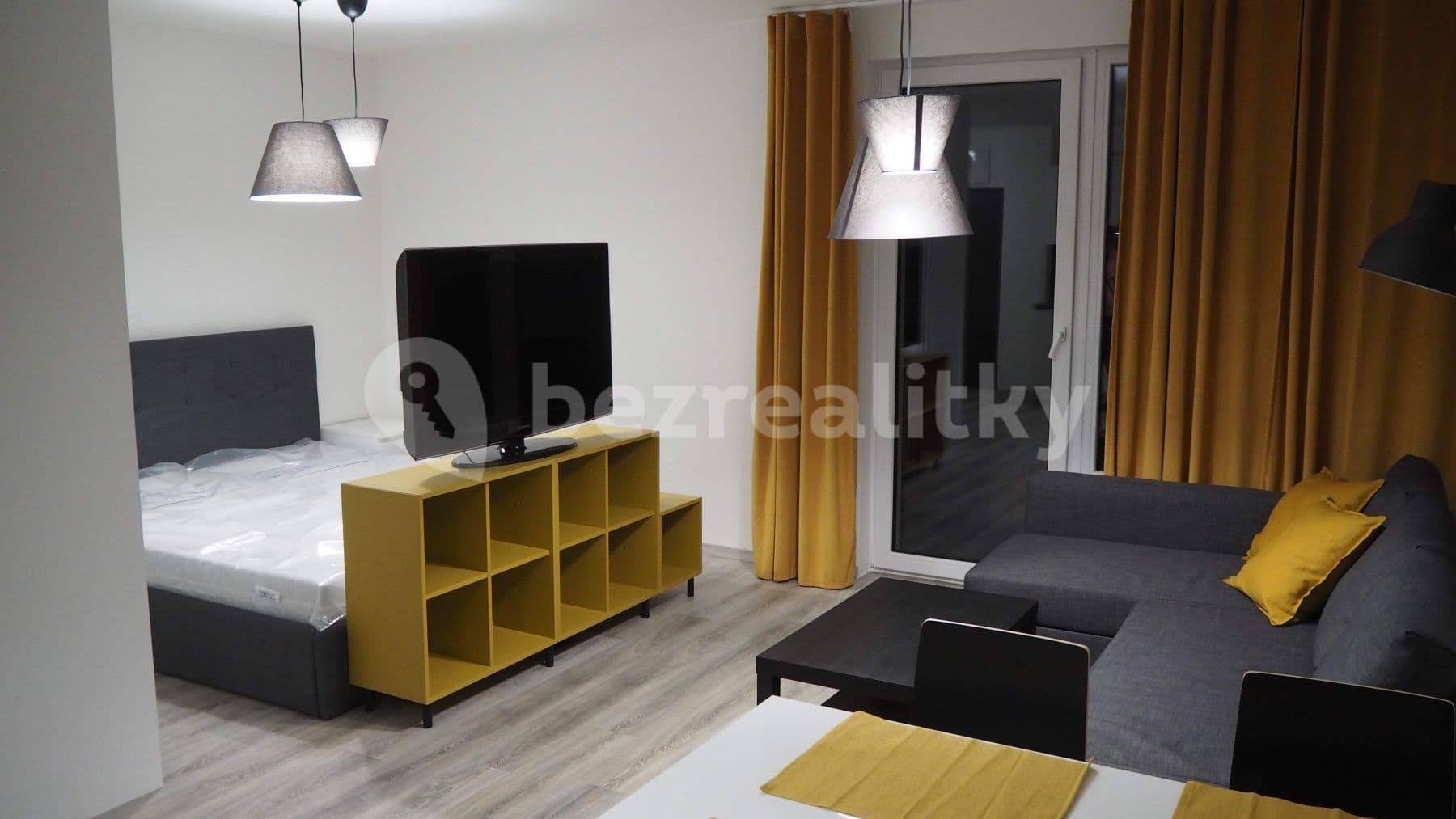 Prenájom bytu 1-izbový 43 m², Pri Hrubej lúke, Dúbravka, Bratislavský kraj