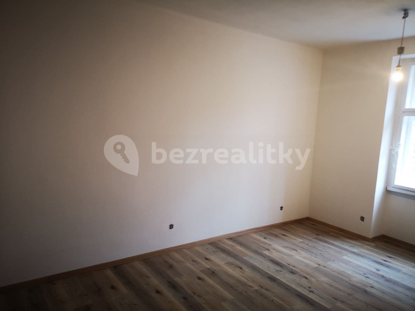 Prenájom bytu 1-izbový 29 m², Novovysočanská, Praha, Praha