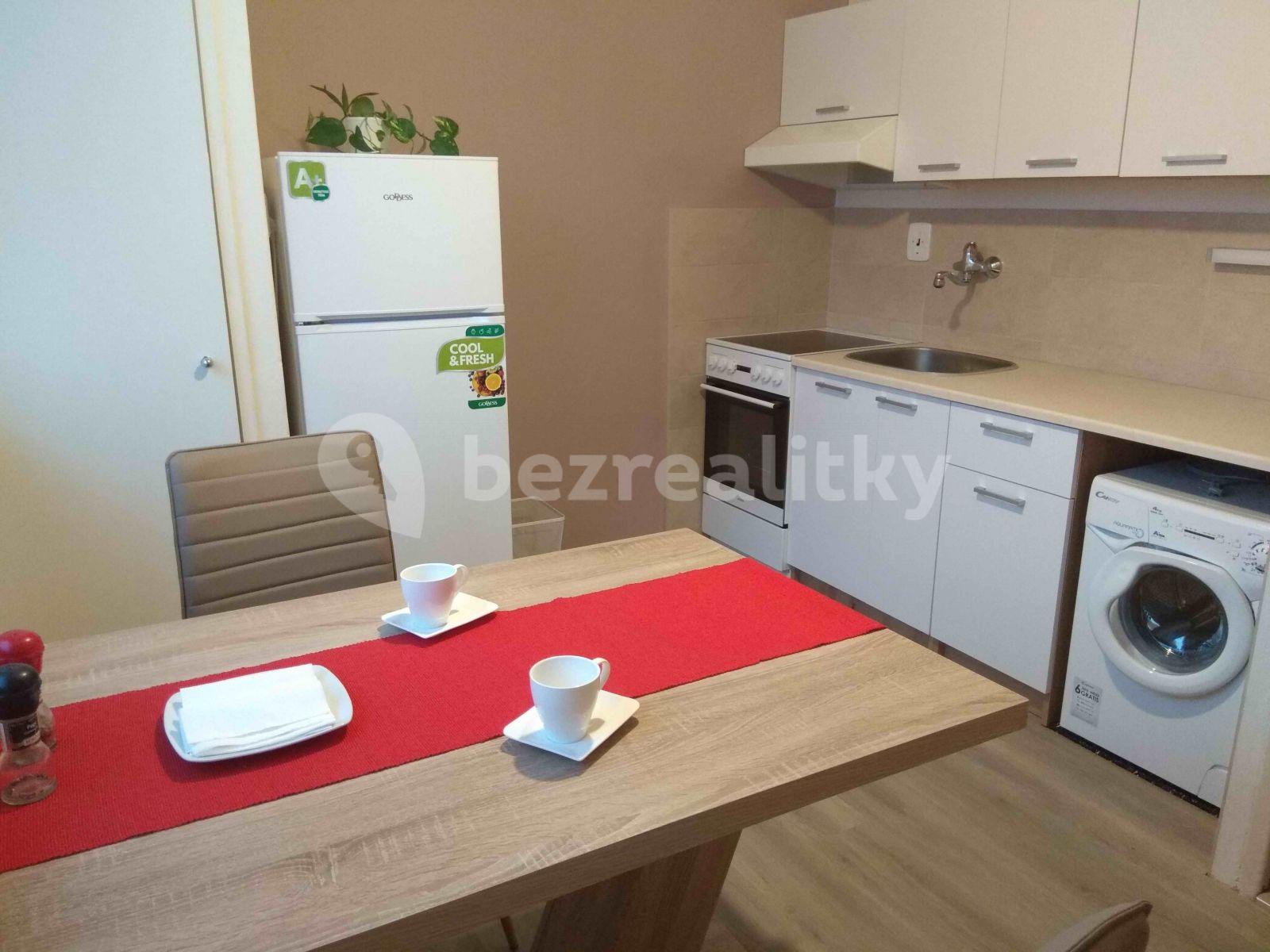 Prenájom bytu 1-izbový 35 m², Luční, Ivančice, Jihomoravský kraj