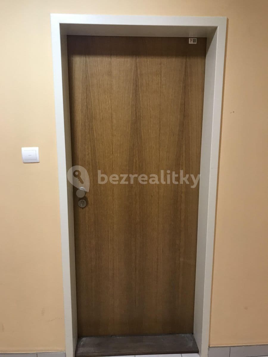 Prenájom nebytového priestoru 7 m², Malešická, Praha, Praha