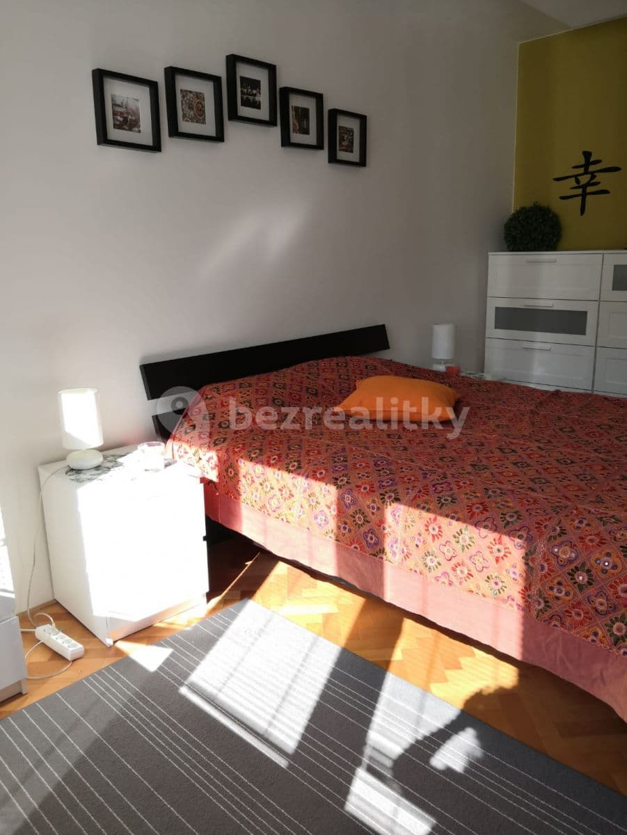 Prenájom bytu 2-izbový 52 m², Alžírská, Praha, Praha