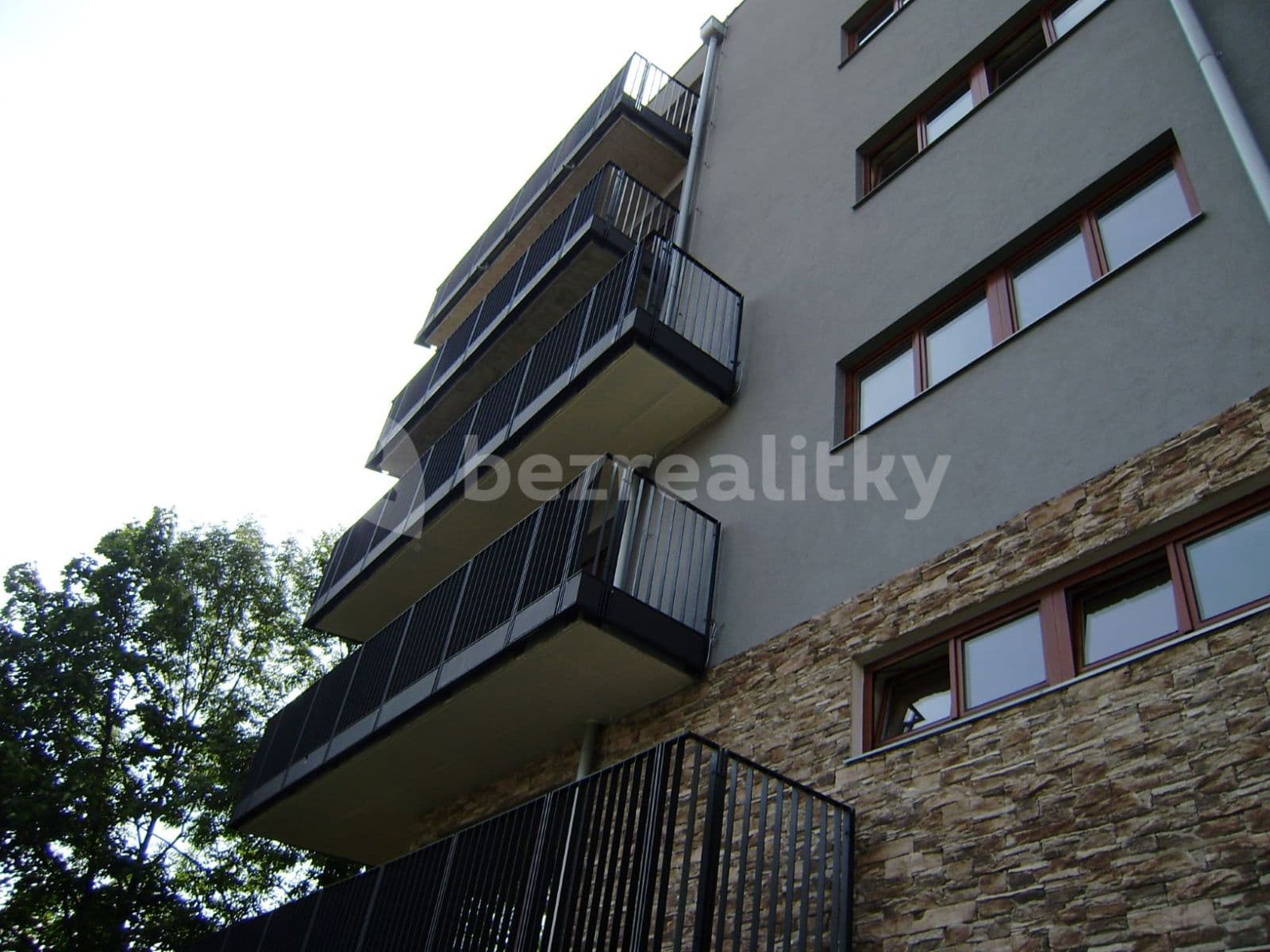 Prenájom bytu 3-izbový 100 m², Na Doubkové, Praha, Praha