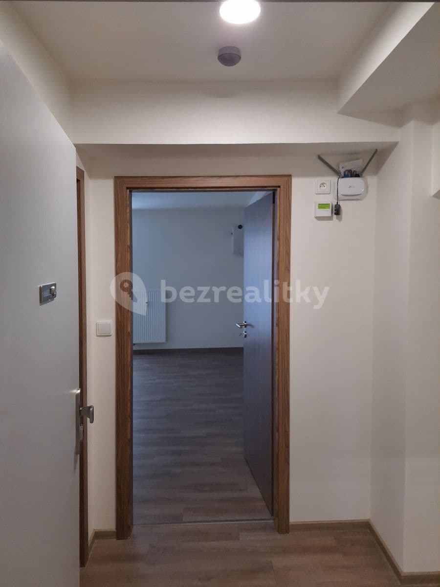 Prenájom bytu 1-izbový 26 m², U Stadionu, Břeclav, Jihomoravský kraj