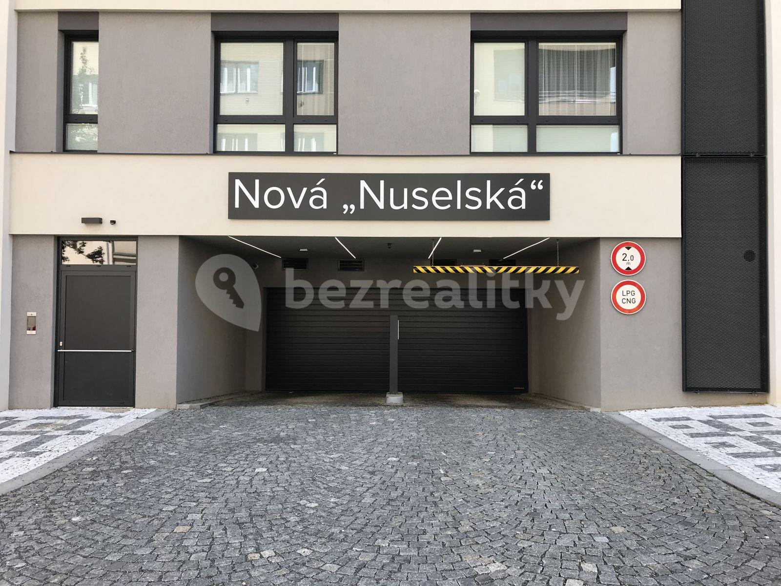 Prenájom garáže 12 m², Nuselská, Praha, Praha