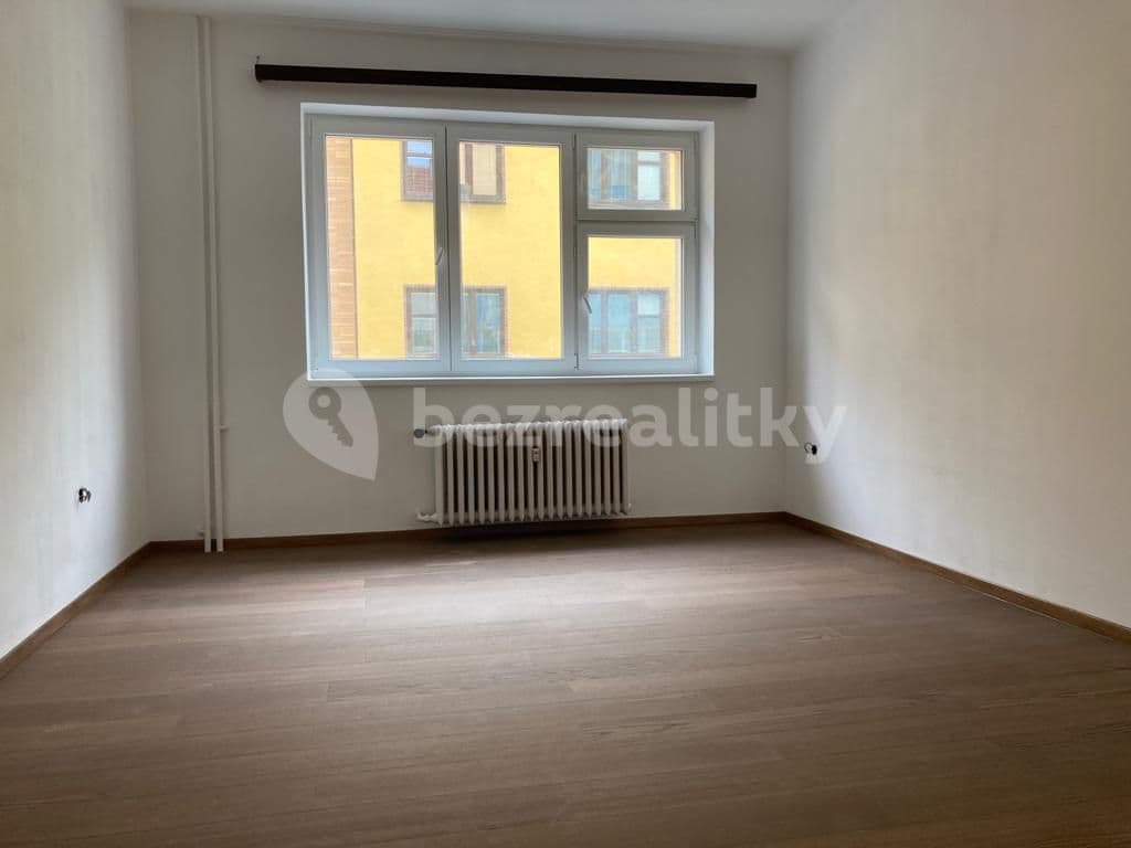 Prenájom bytu 3-izbový 75 m², Sladkovského, Pardubice, Pardubický kraj