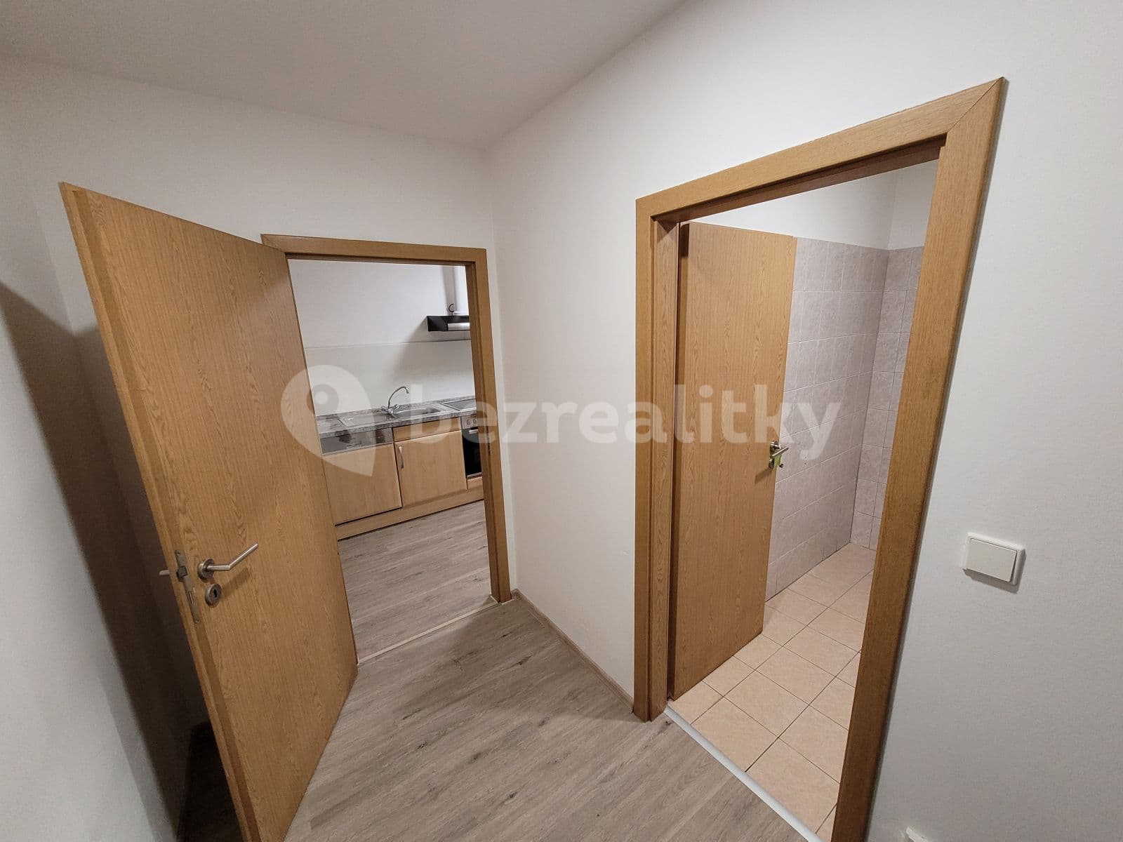 Prenájom bytu 1-izbový 38 m², Obecní, Chyňava, Středočeský kraj