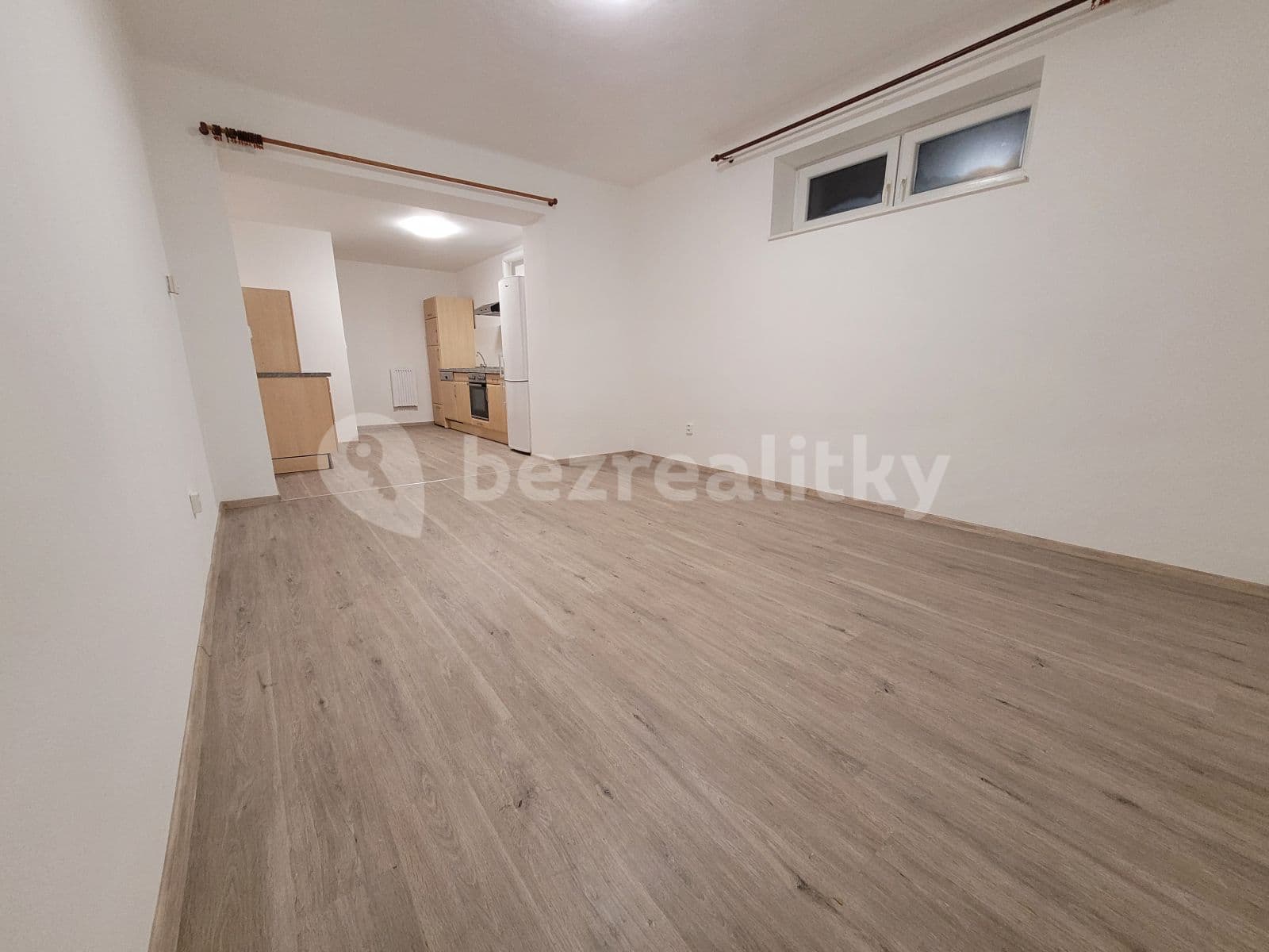 Prenájom bytu 1-izbový 38 m², Obecní, Chyňava, Středočeský kraj