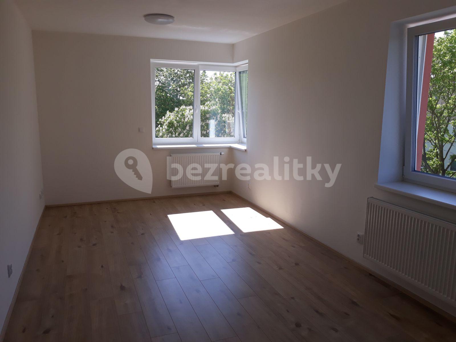 Prenájom bytu 1-izbový 33 m², Maru Špačkové, Rakovník, Středočeský kraj