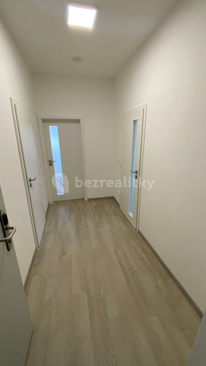 Prenájom bytu 2-izbový 52 m², Hronovská, Rtyně v Podkrkonoší, Královéhradecký kraj