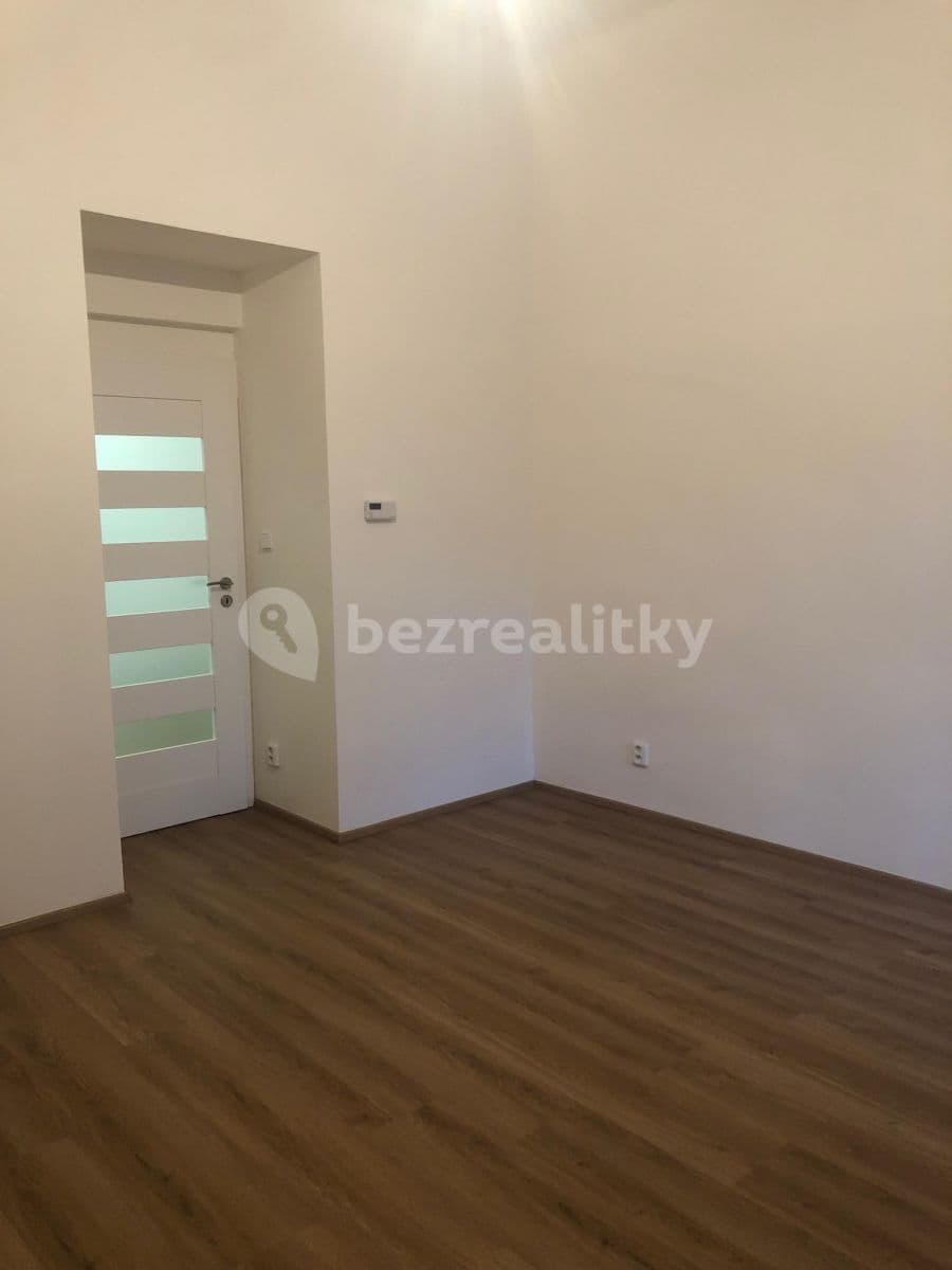 Prenájom bytu 1-izbový 38 m², Pod Vilami, Praha, Praha