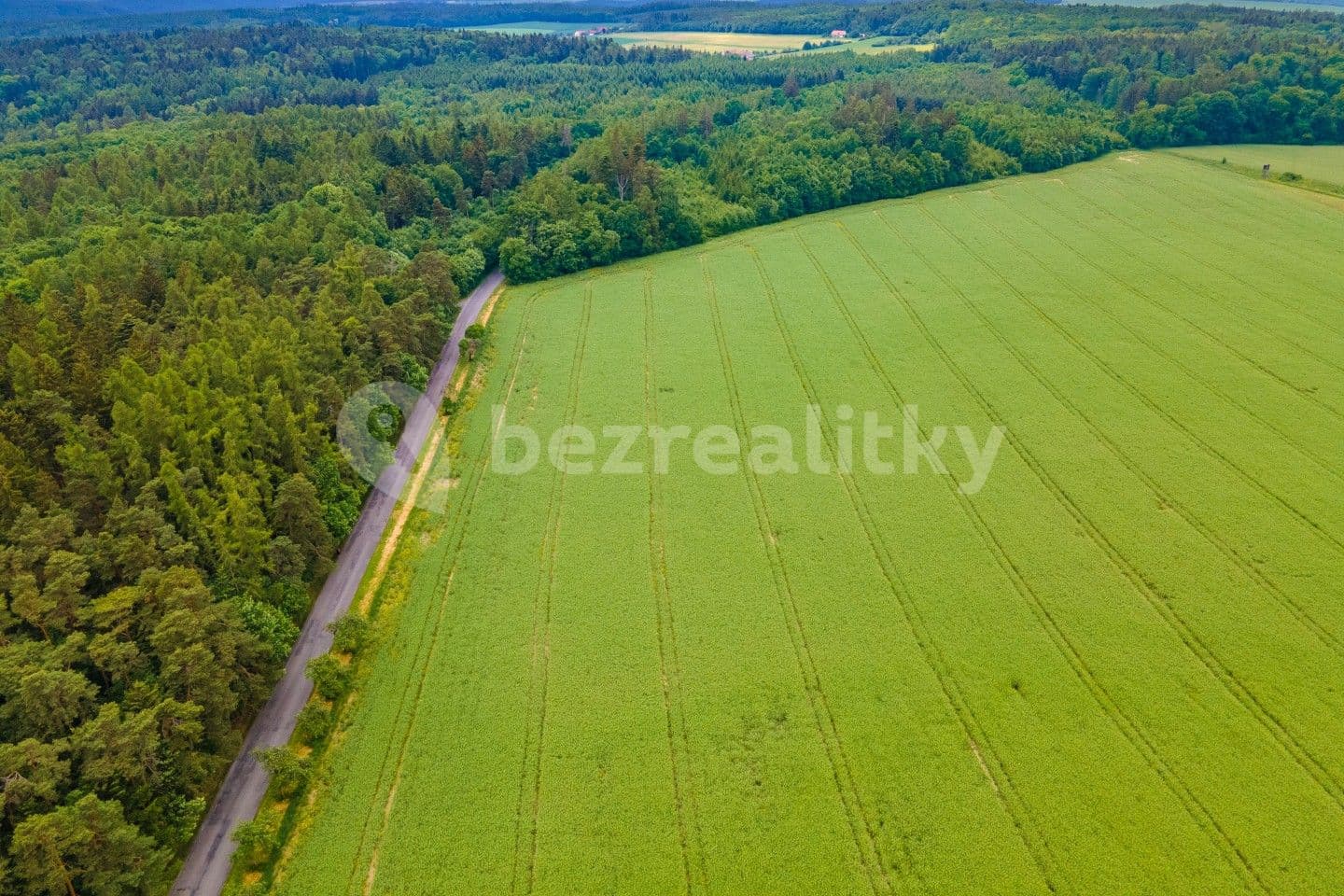 Predaj pozemku 2.814 m², Velká Buková, Středočeský kraj
