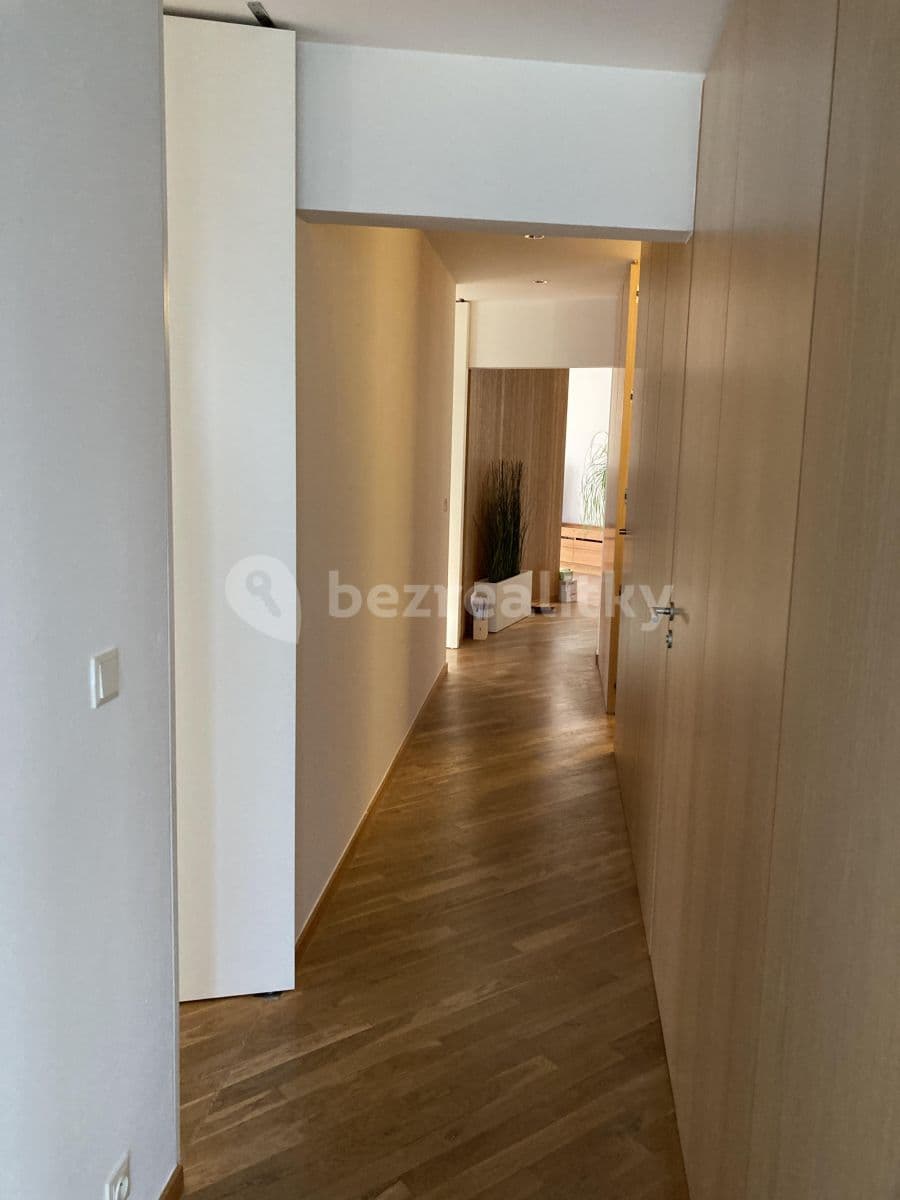 Prenájom bytu 4-izbový 130 m², Brdlíkova, Praha, Praha