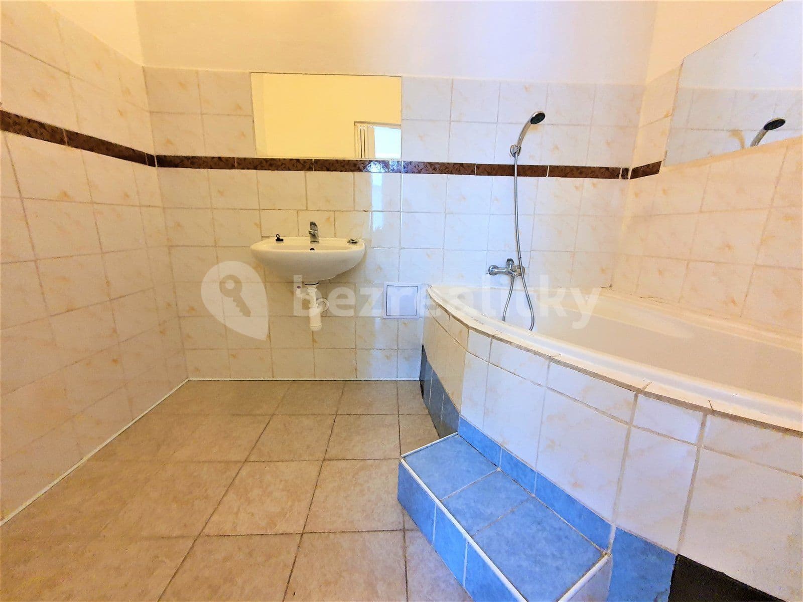 Prenájom bytu 1-izbový 46 m², Porubská, Petřvald, Moravskoslezský kraj