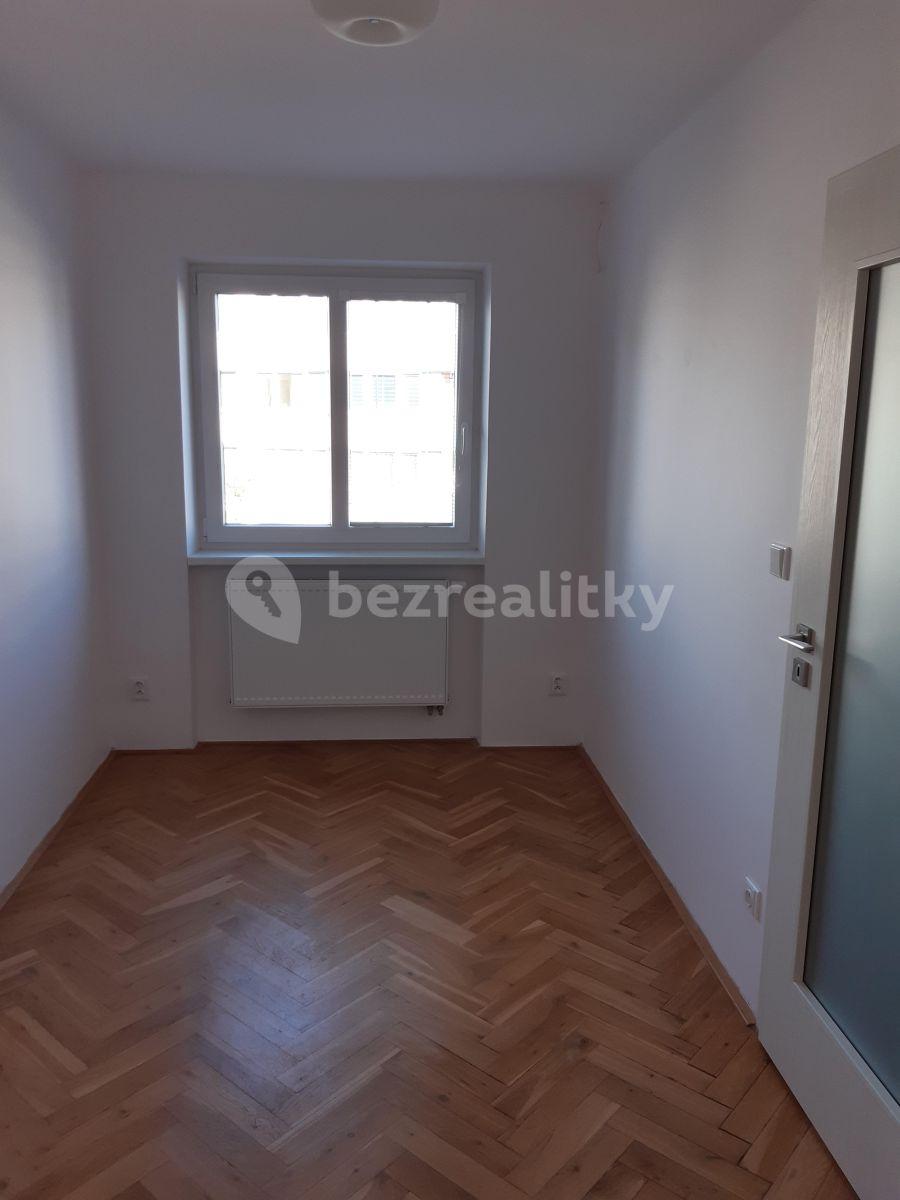 Prenájom bytu 3-izbový 74 m², Dvořákova, Poděbrady, Středočeský kraj