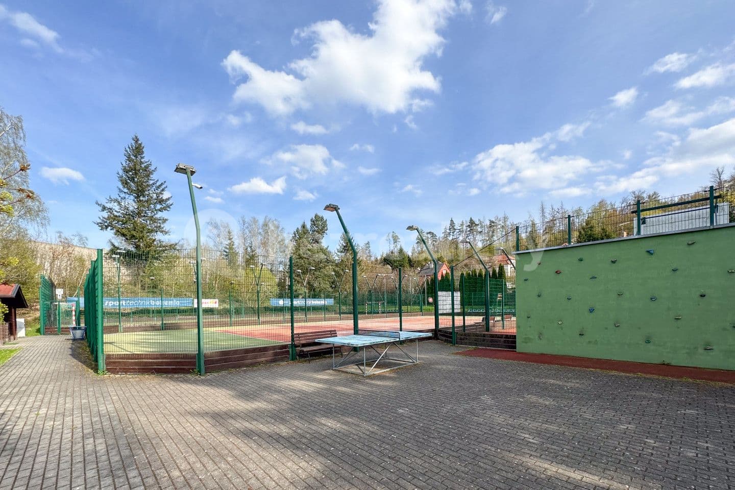 Predaj rekreačného objektu 45 m², pozemek 1.092 m², Mirošovice, Středočeský kraj