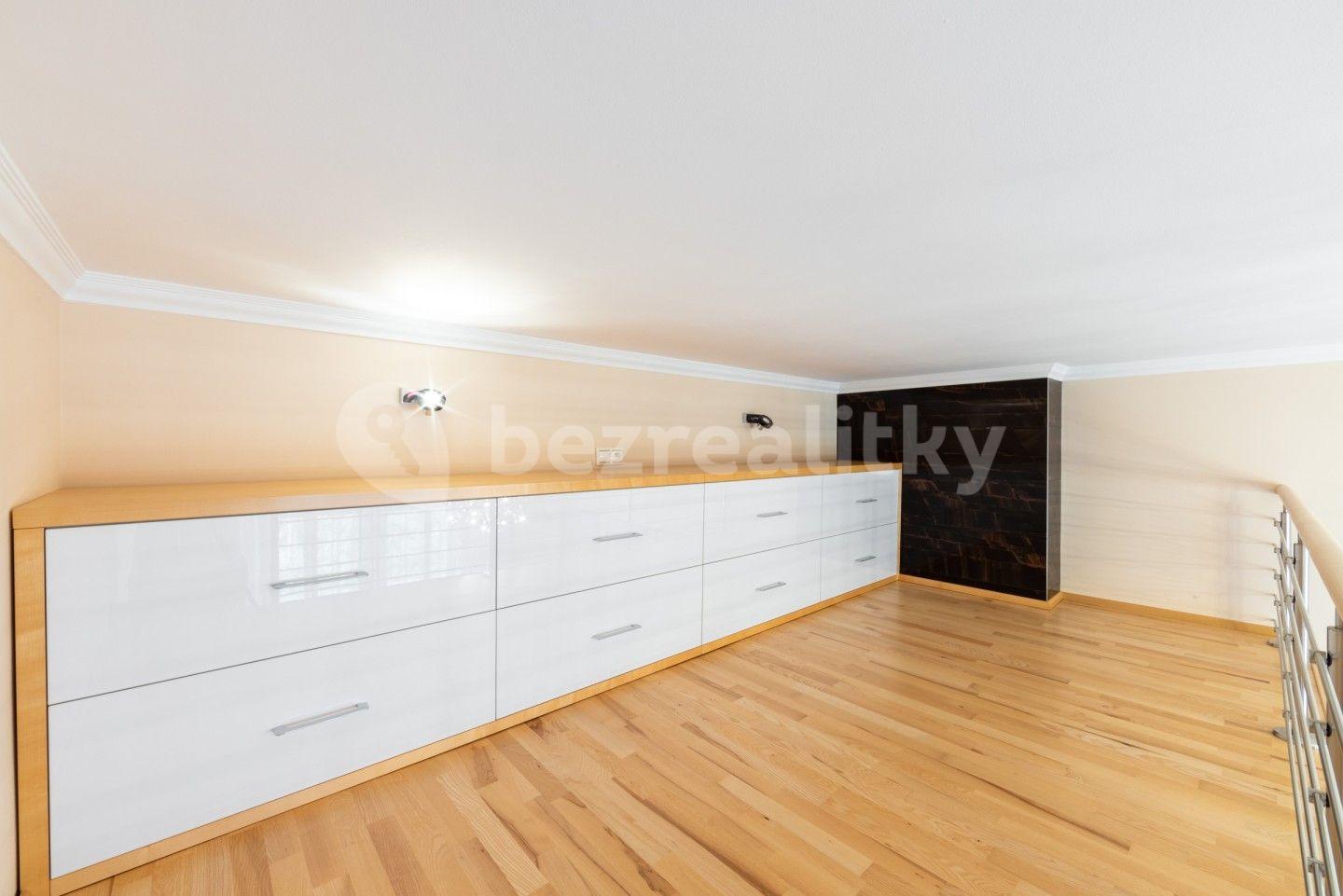 Predaj bytu 3-izbový 67 m², Sadová, Karlovy Vary, Karlovarský kraj