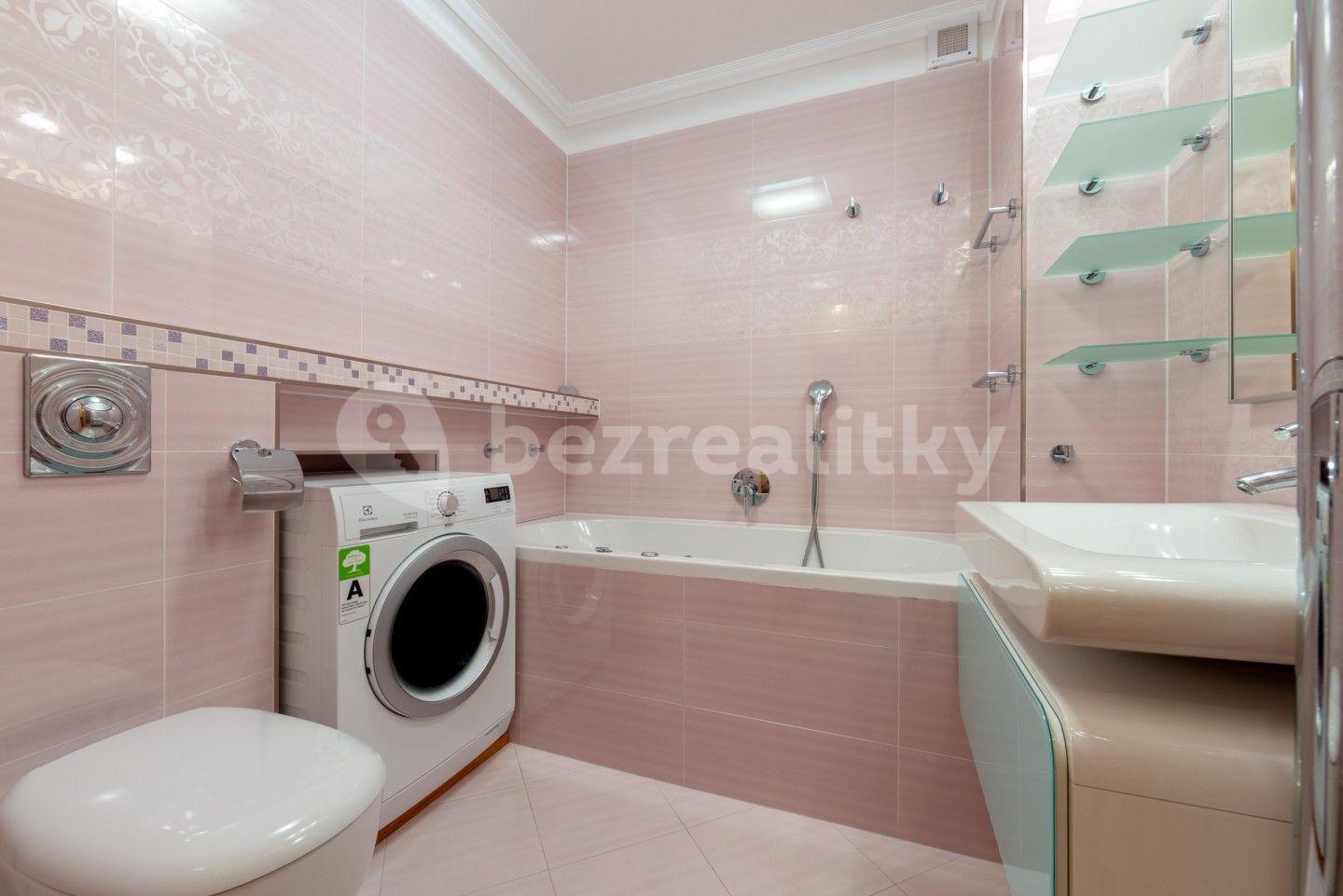 Predaj bytu 3-izbový 67 m², Sadová, Karlovy Vary, Karlovarský kraj