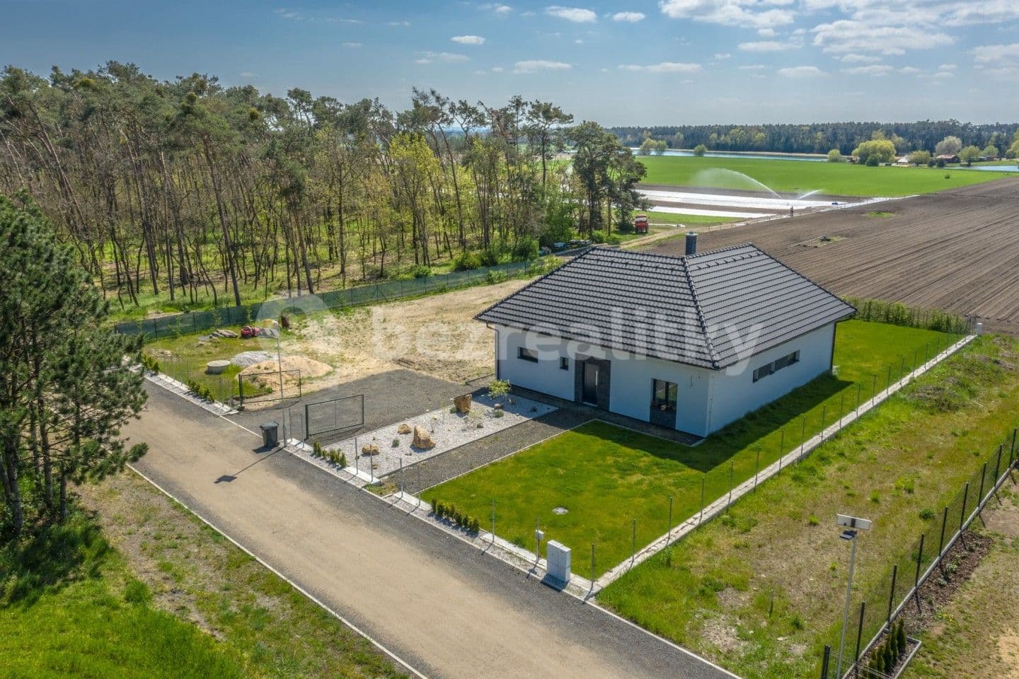 Predaj pozemku 1.745 m², Konětopy, Středočeský kraj