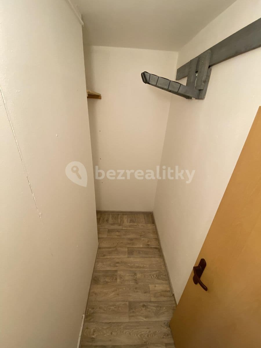 Prenájom bytu 2-izbový 51 m², Slovany, Mělník, Středočeský kraj
