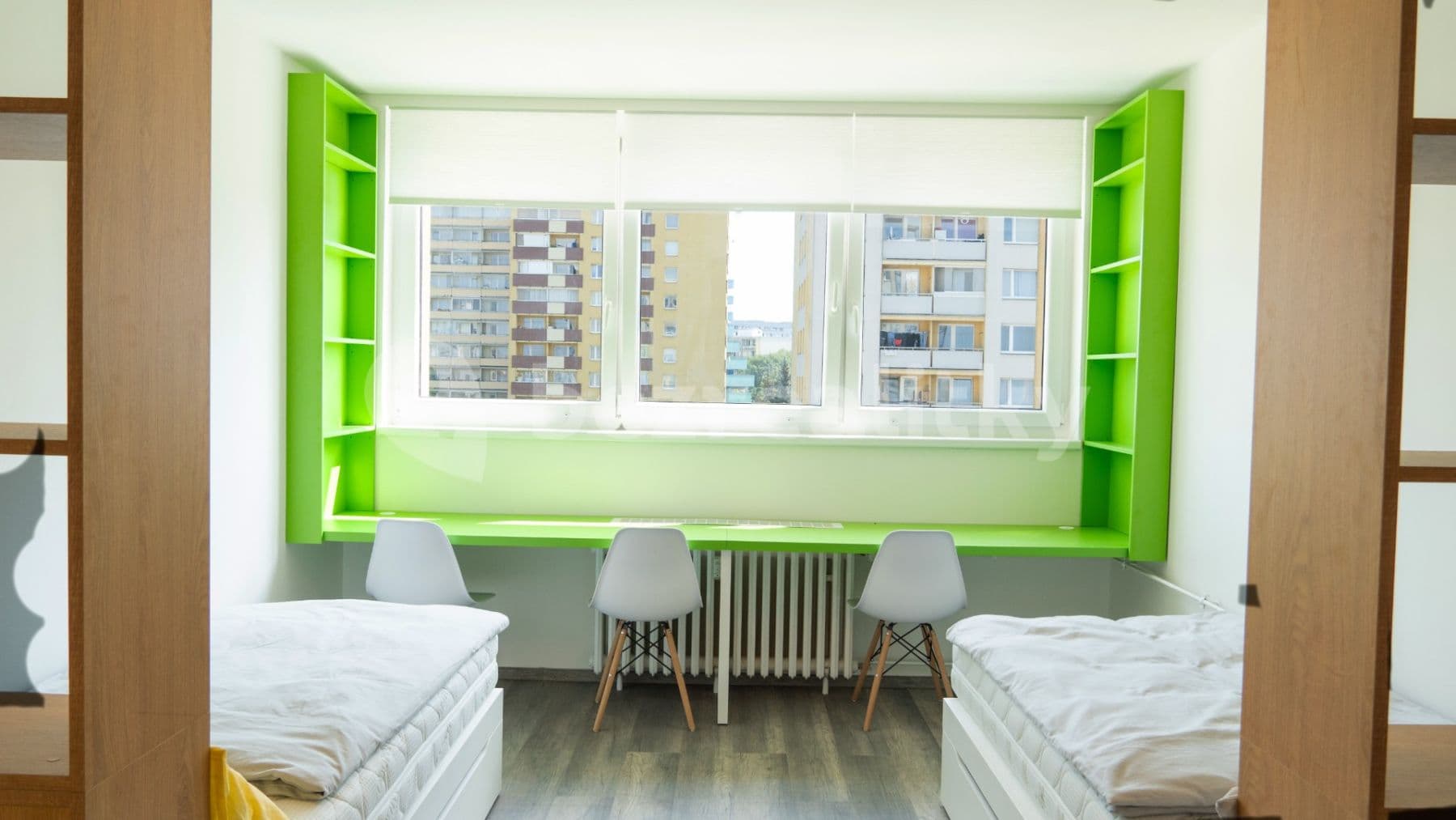 Prenájom bytu 1-izbový 32 m², Děčínská, Praha, Praha