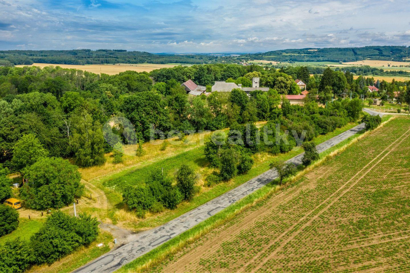 Predaj pozemku 1.810 m², Ujkovice, Středočeský kraj