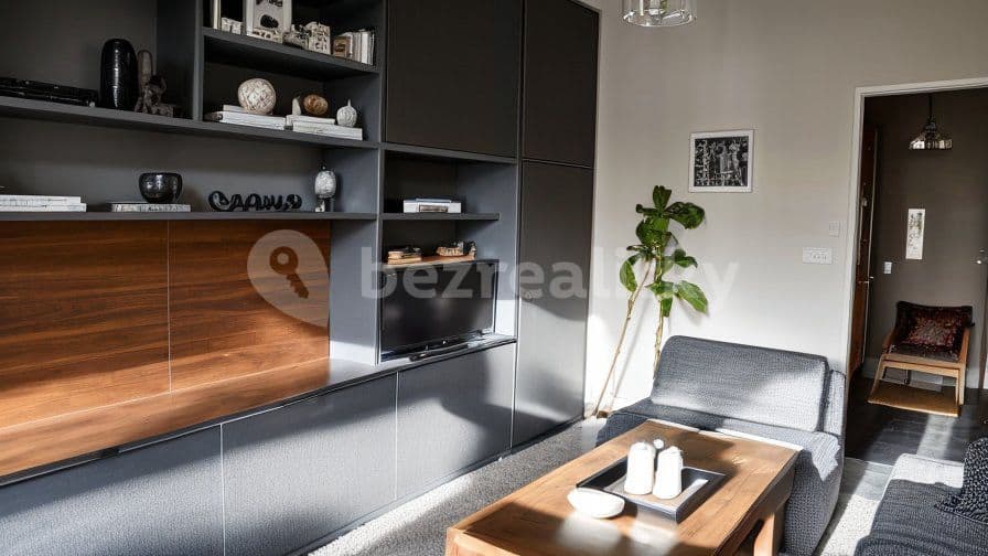 Predaj bytu 3-izbový 70 m², Lovosická, Praha, Praha