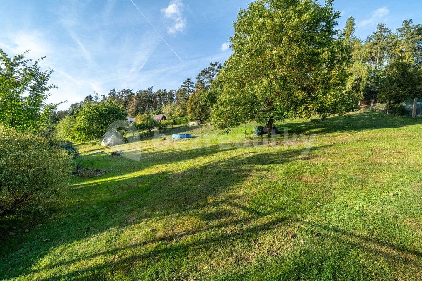 Predaj pozemku 2.025 m², V Podlesí, Chrást, Plzeňský kraj