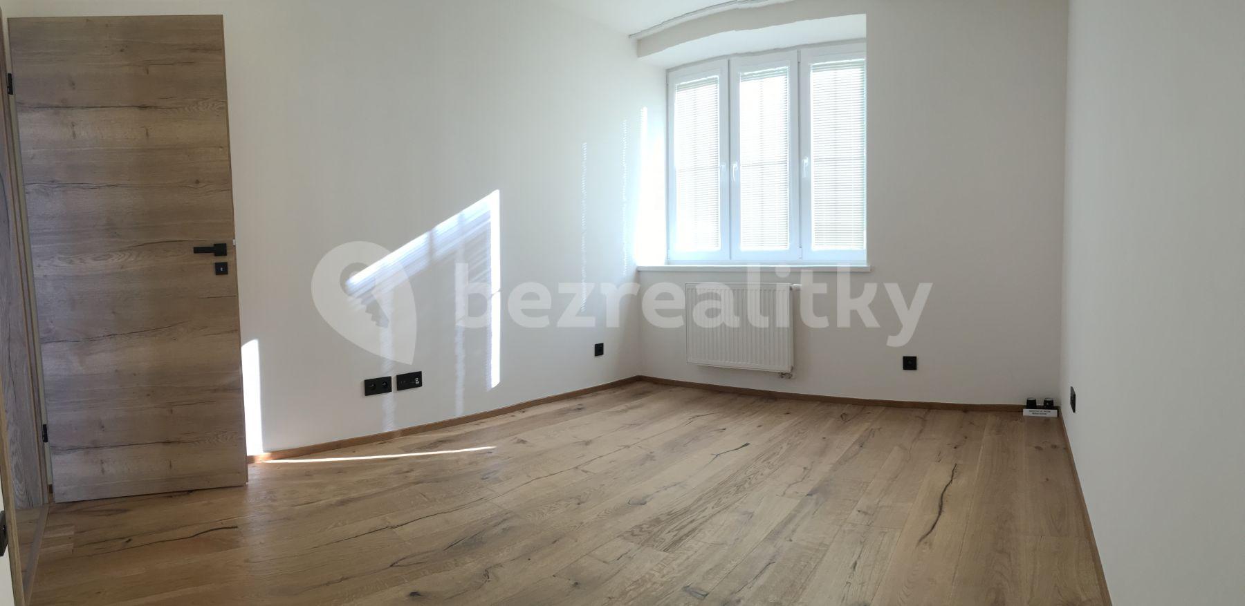 Prenájom bytu 3-izbový 79 m², Sulická, Praha, Praha