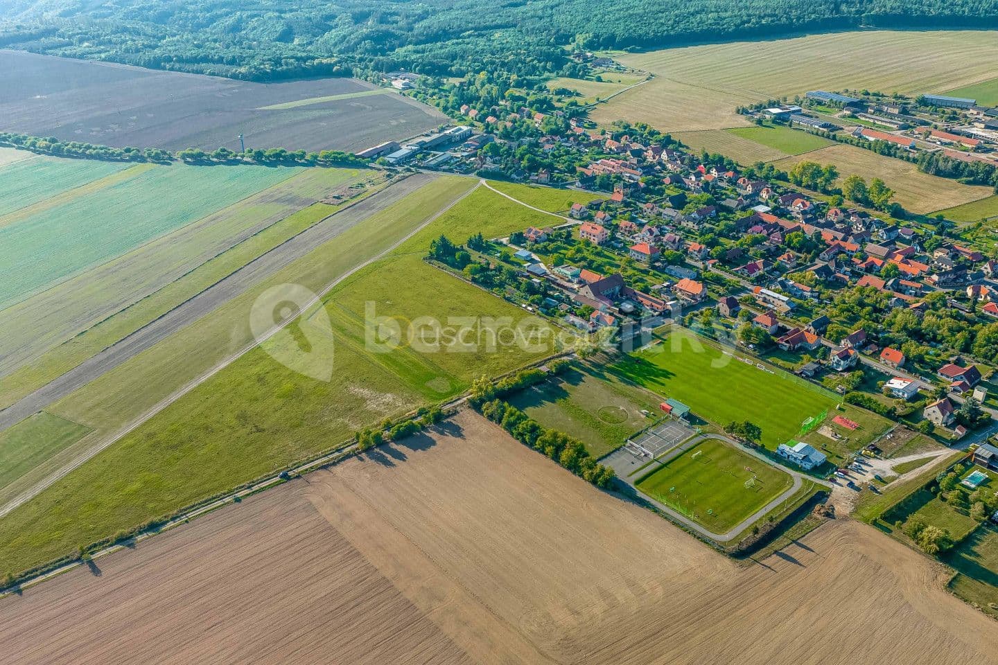 Predaj pozemku 3.425 m², Chyňava, Středočeský kraj