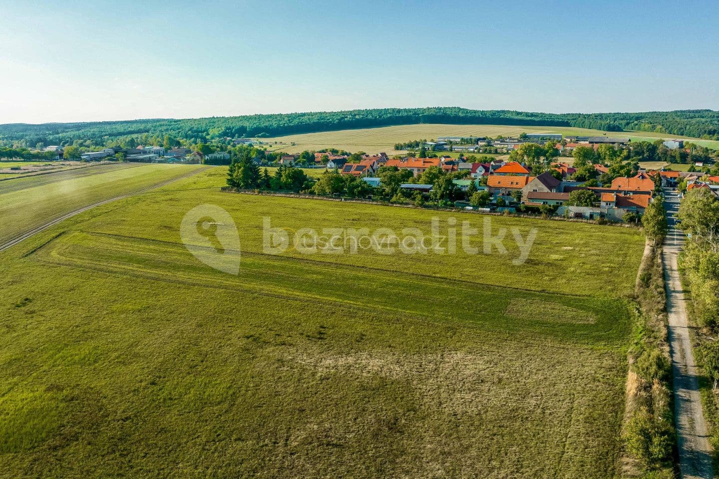 Predaj pozemku 3.425 m², Chyňava, Středočeský kraj