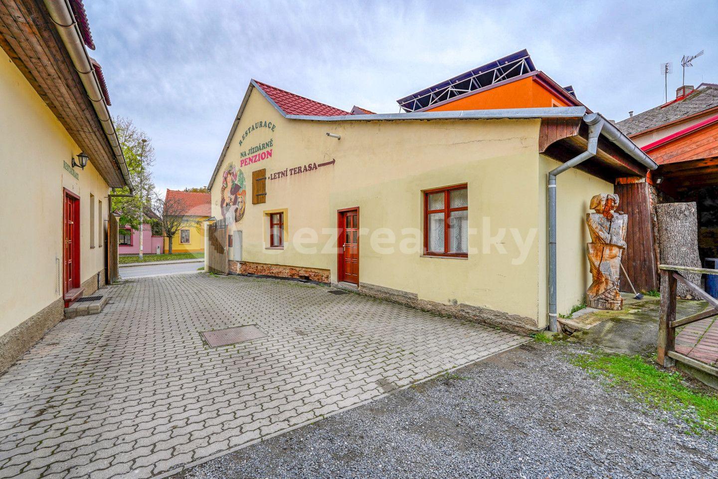 Predaj nebytového priestoru 1.696 m², Masarykovo náměstí, Starý Plzenec, Plzeňský kraj