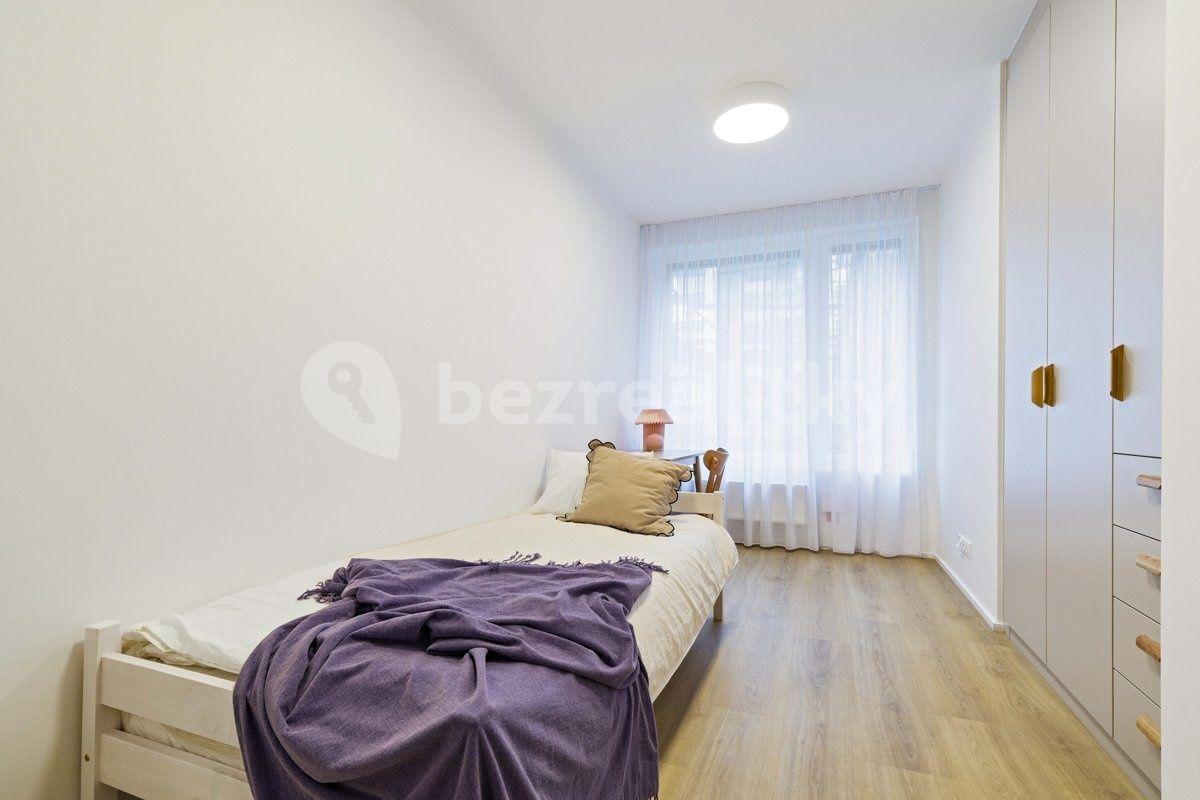 Prenájom bytu 4-izbový 101 m², U Pergamenky, Praha, Praha