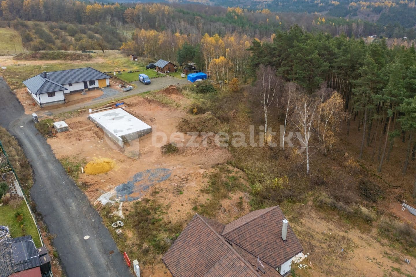 Predaj pozemku 1.265 m², Lužná, Středočeský kraj