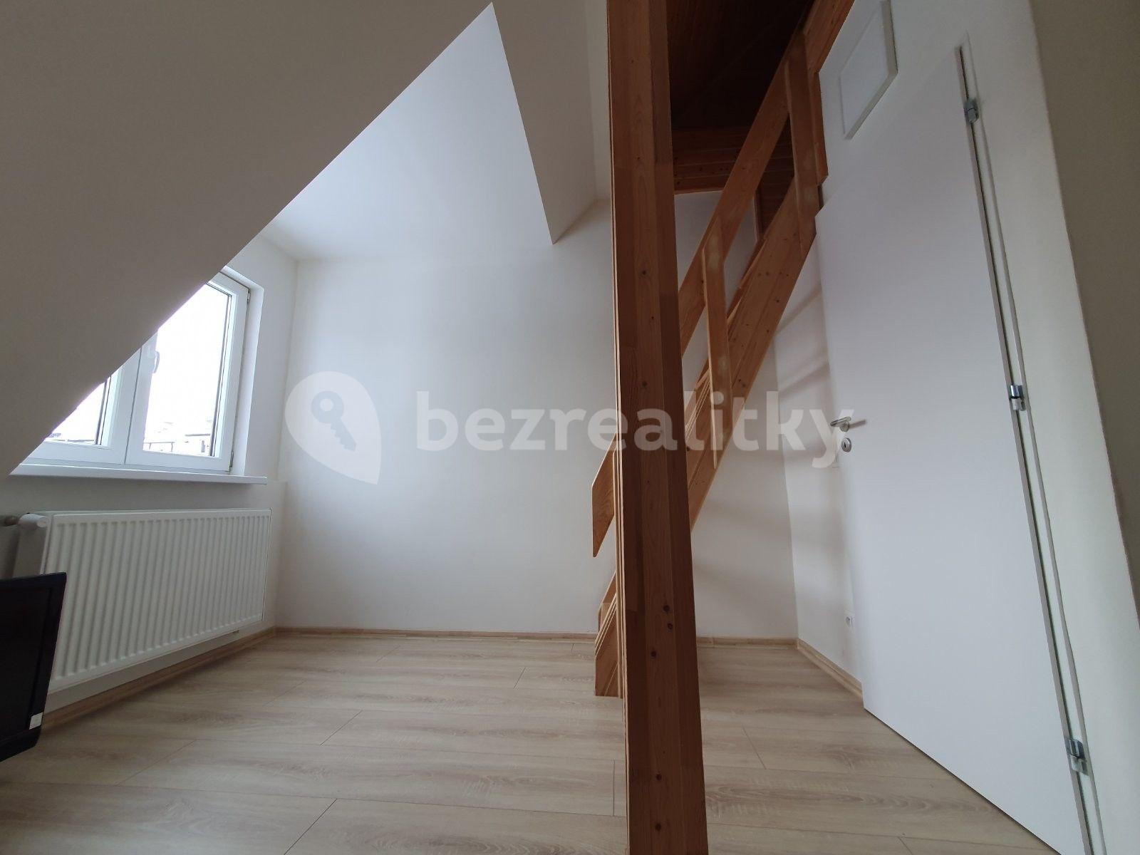 Prenájom bytu 3-izbový 85 m², U Stojanu, Praha, Praha