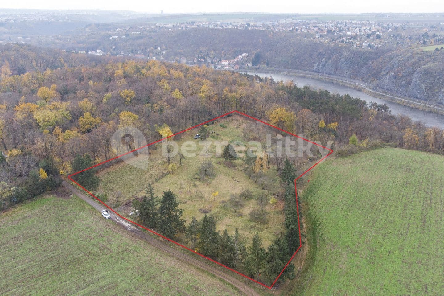 Predaj pozemku 5.472 m², Praha, Praha