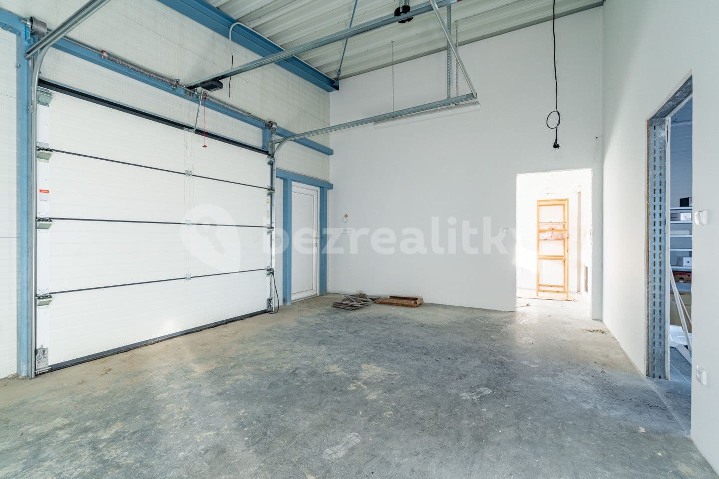 Predaj nebytového priestoru 1.340 m², Oslavice, Kraj Vysočina