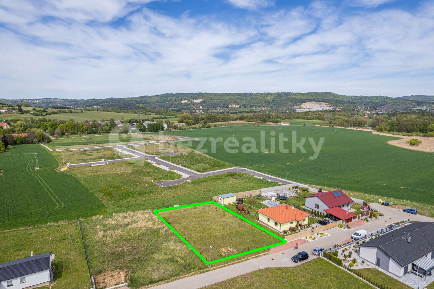 Predaj pozemku 982 m², Lešany, Středočeský kraj