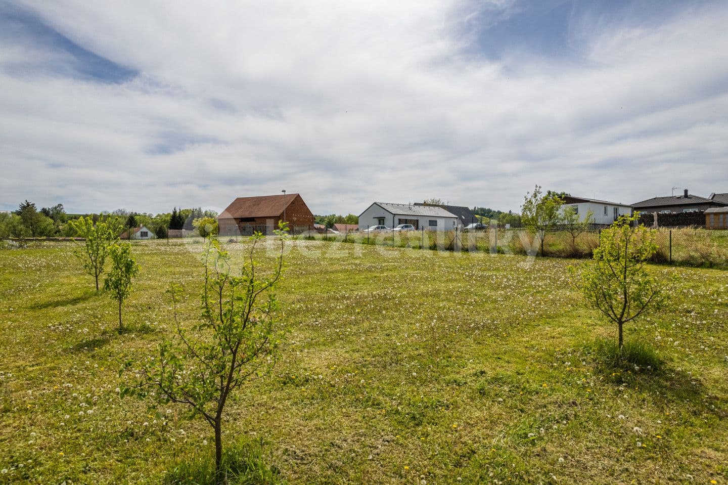 Predaj pozemku 982 m², Lešany, Středočeský kraj