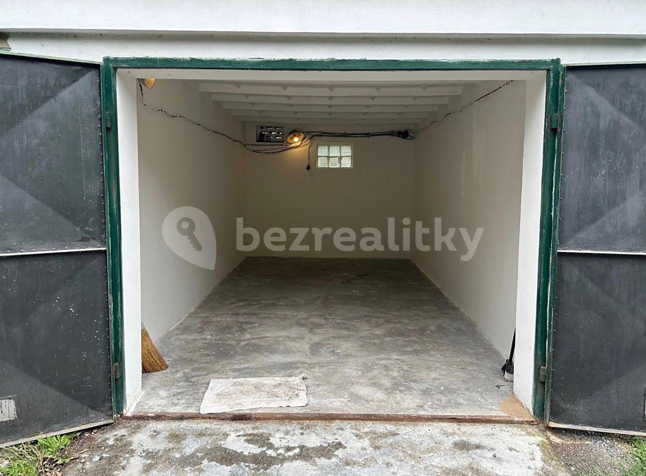 Predaj garáže 20 m², Na Větrníku, Praha, Praha