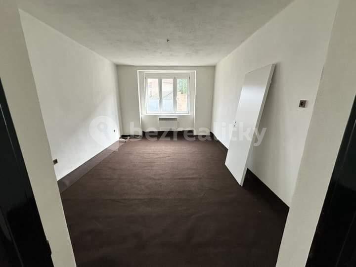 Prenájom bytu 3-izbový 87 m², Tylova, Černčice, Ústecký kraj