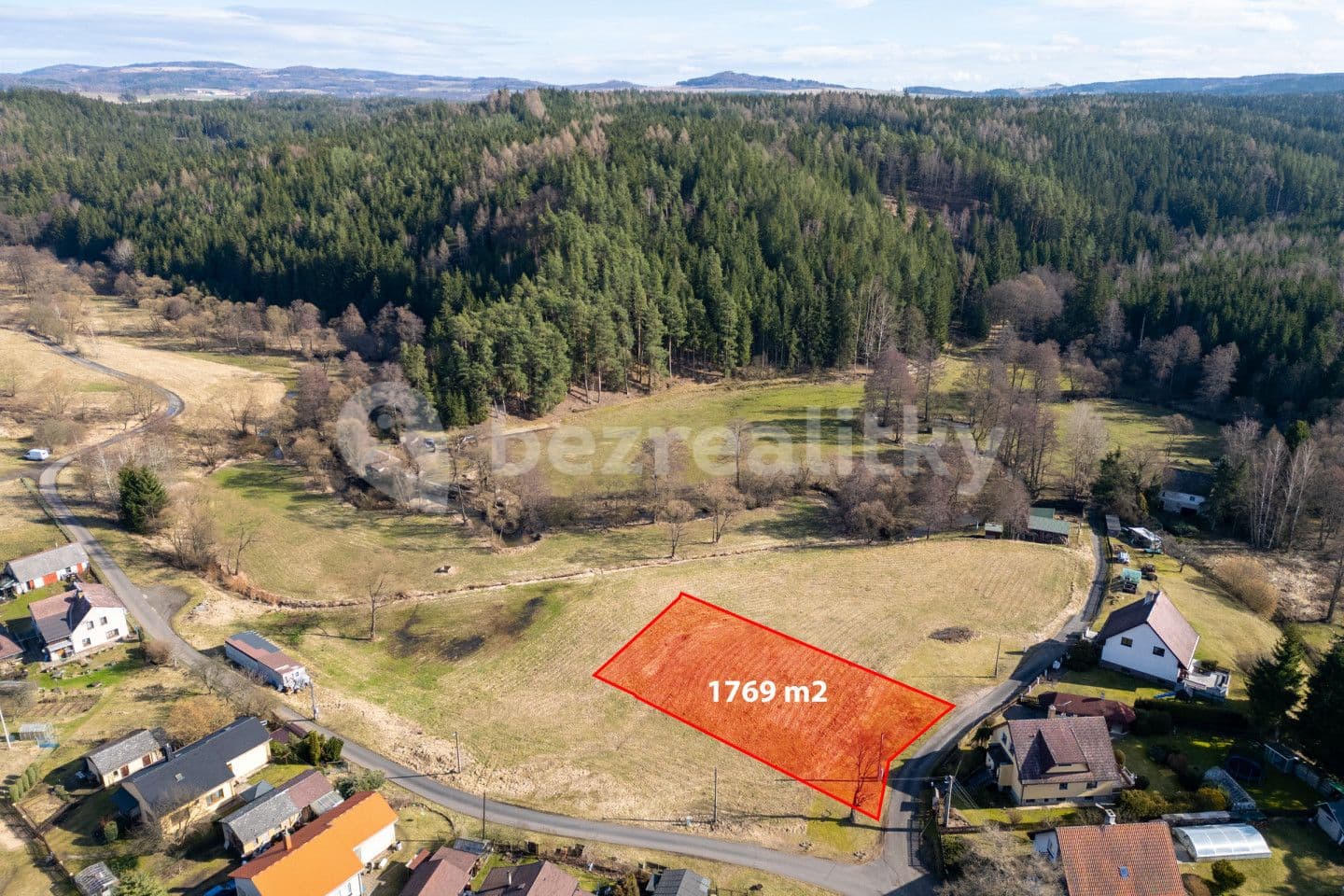 Predaj pozemku 1.769 m², Pila, Karlovarský kraj