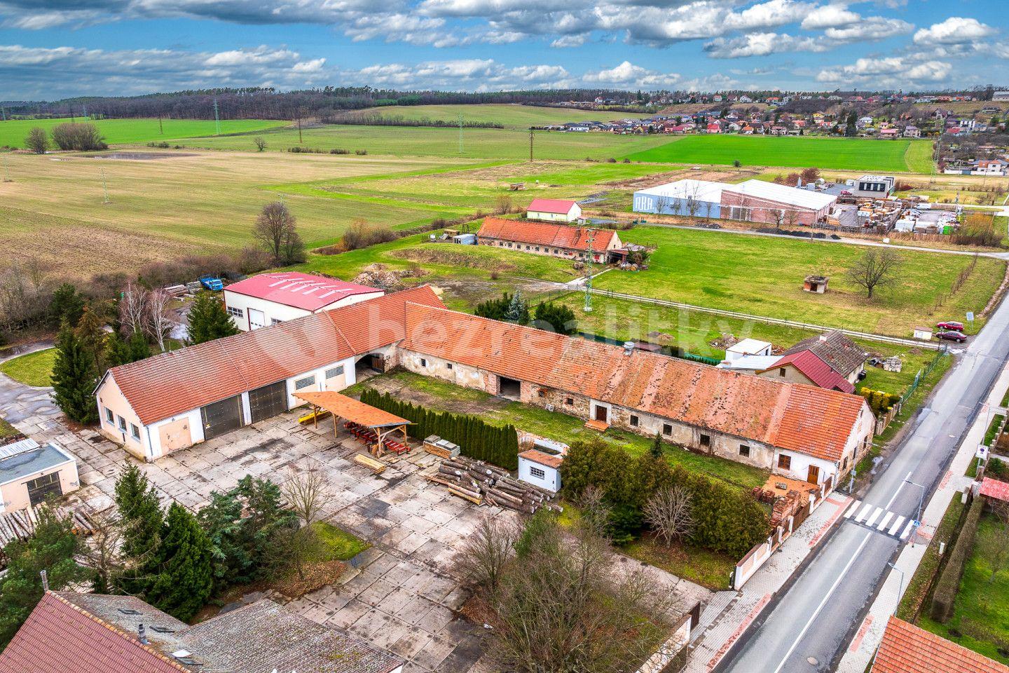 Predaj nebytového priestoru 11.429 m², Konárovice, Středočeský kraj