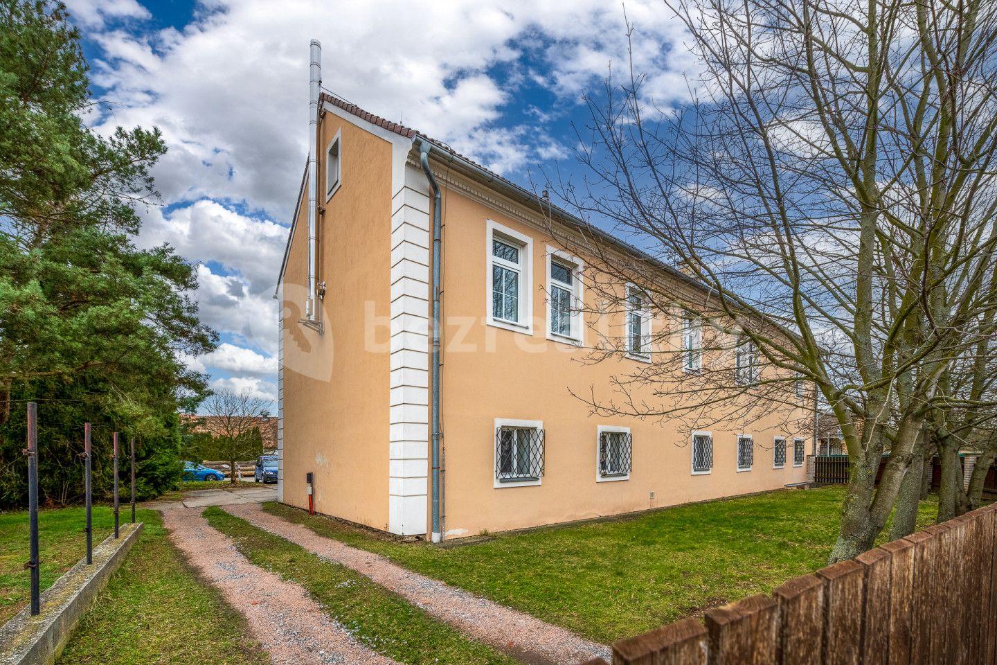 Predaj nebytového priestoru 11.429 m², Konárovice, Středočeský kraj