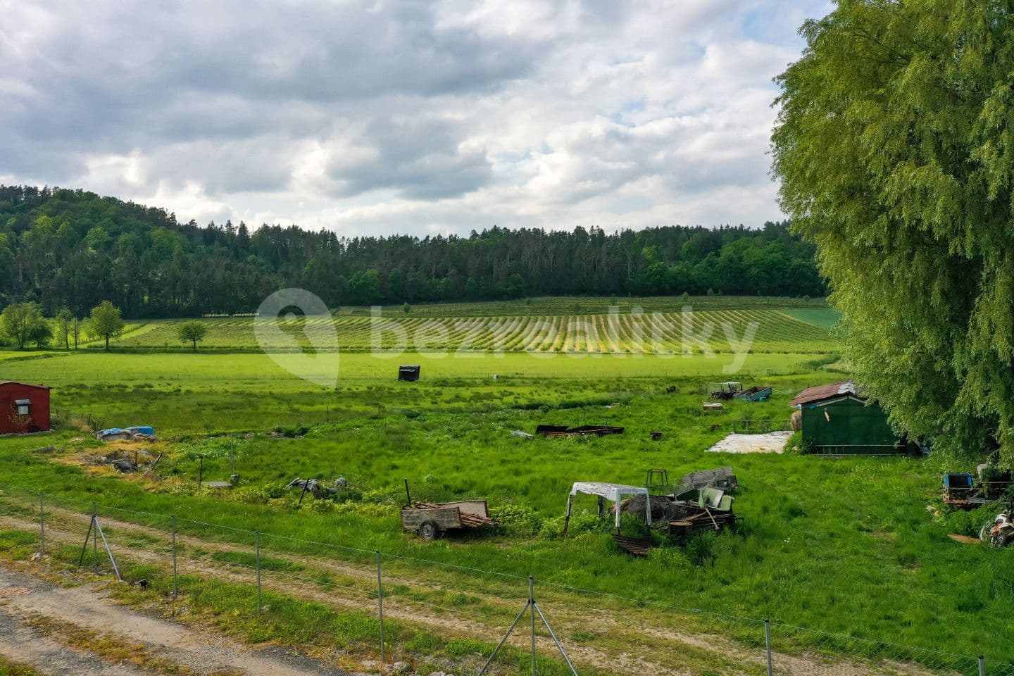 Predaj pozemku 2.250 m², Horažďovice, Plzeňský kraj