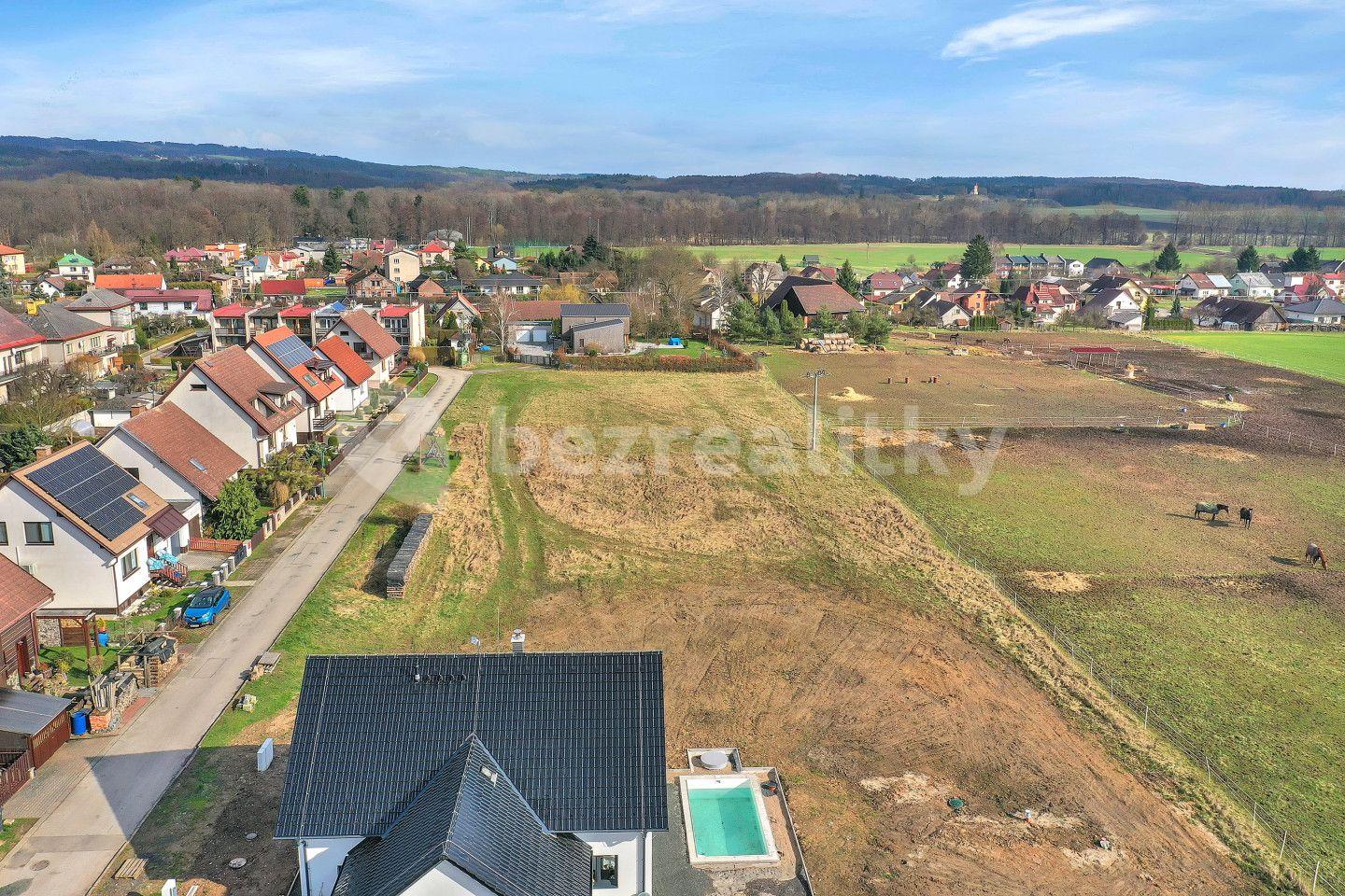 Predaj pozemku 923 m², V Lukách, Lázně Bělohrad, Královéhradecký kraj