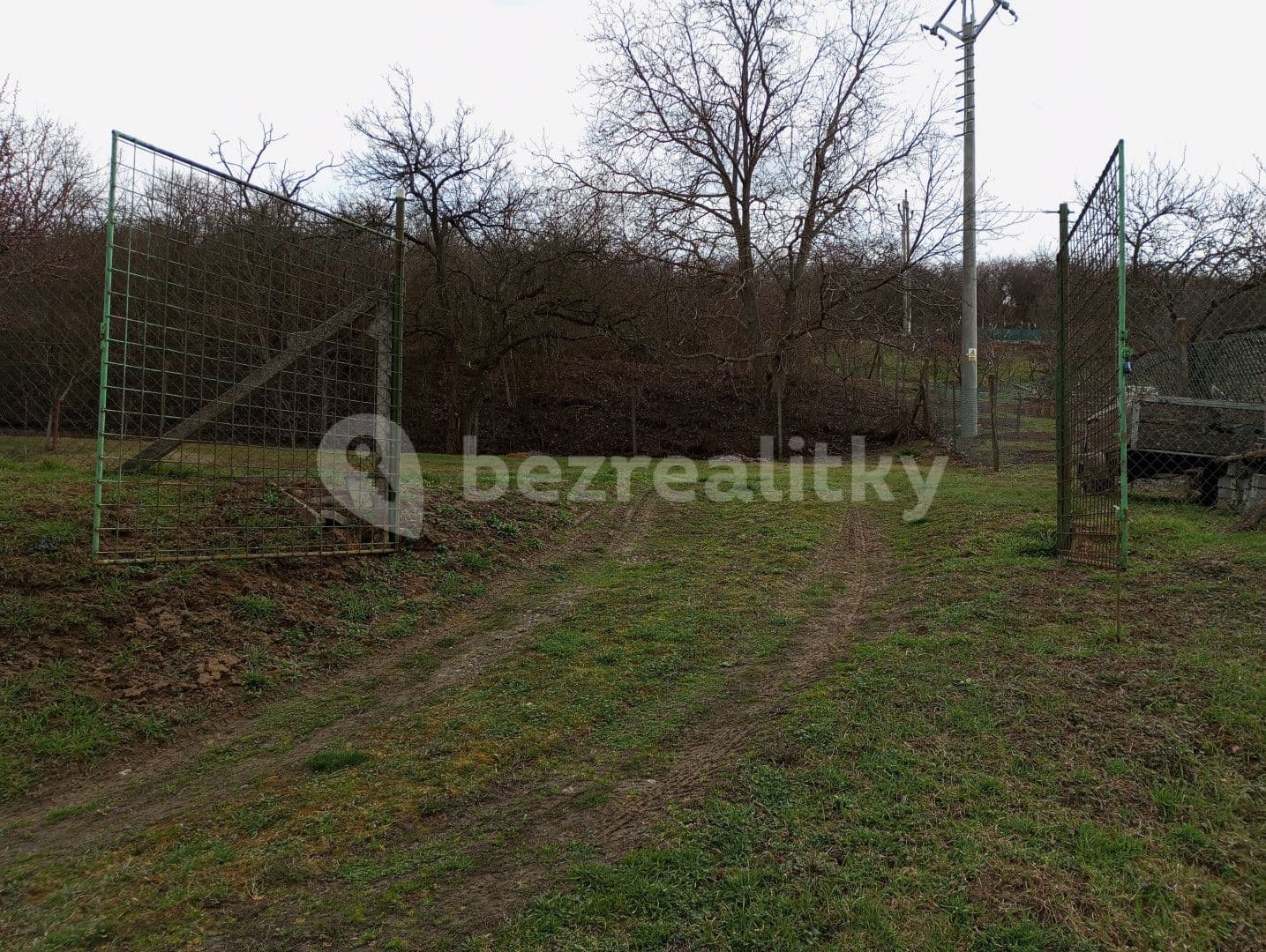 Predaj pozemku 1.102 m², Farní, Dolní Kounice, Jihomoravský kraj