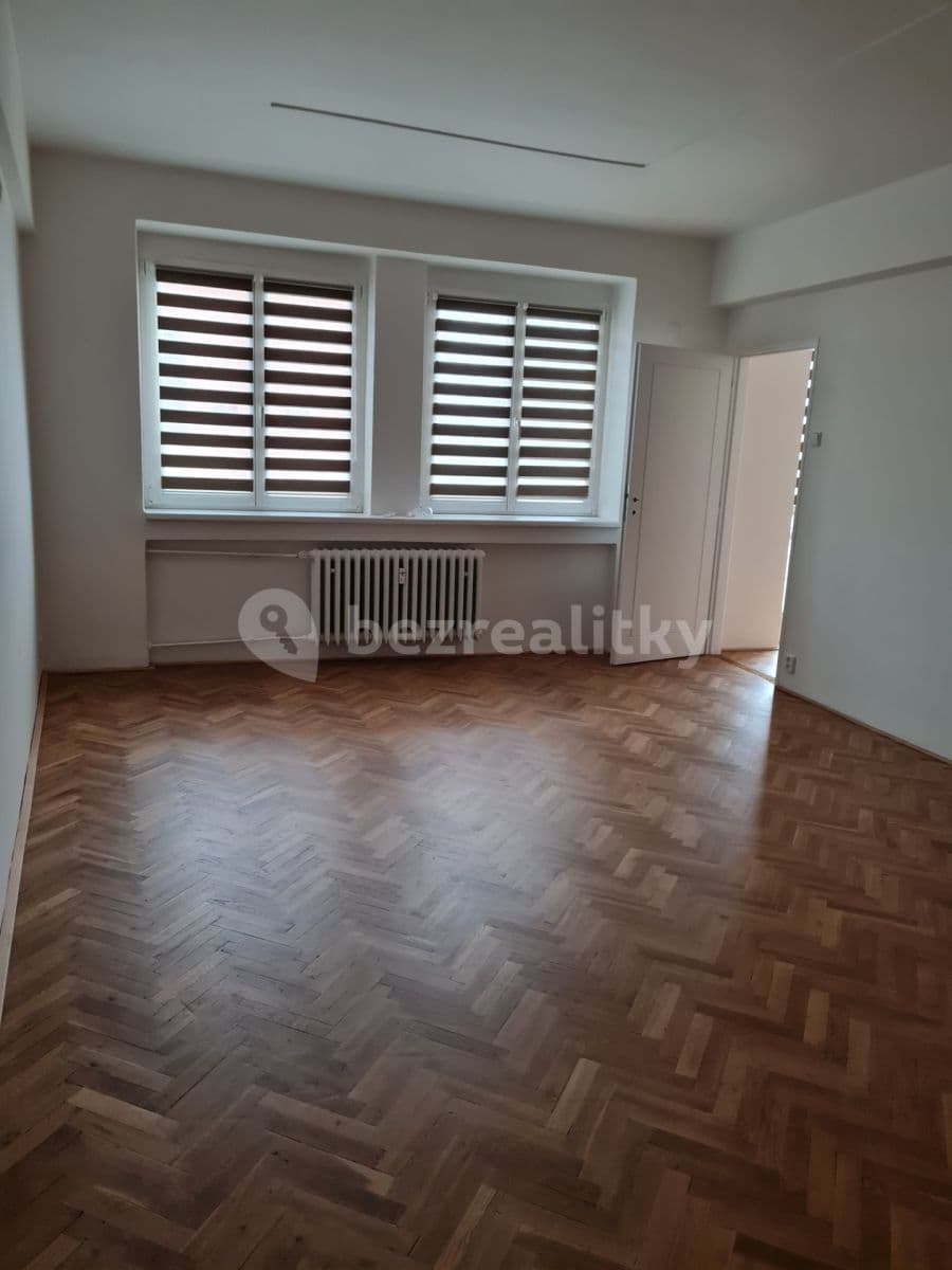 Prenájom bytu 3-izbový 80 m², Ambrožova, Praha, Praha